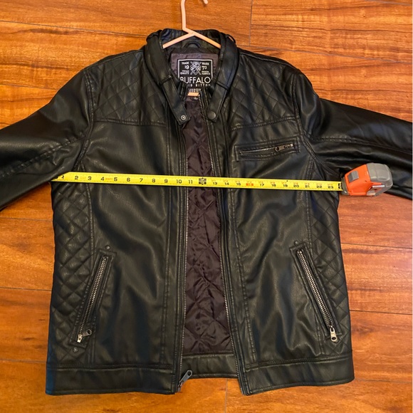 Leather jacket - Picture 7 of 11